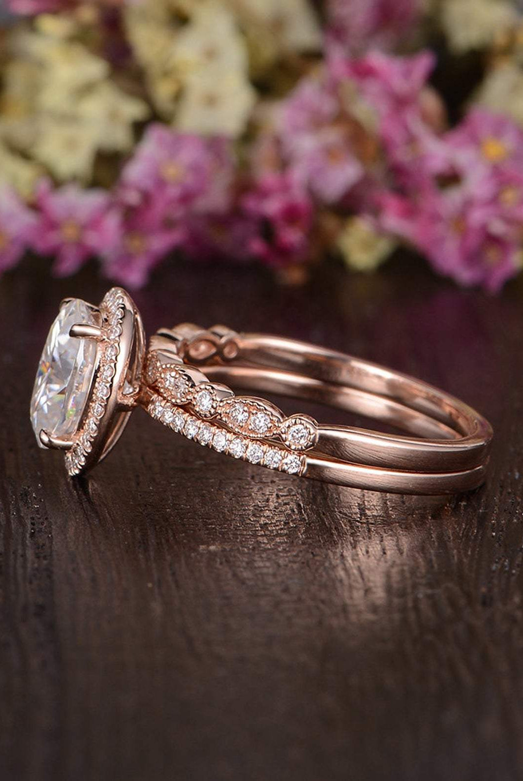 1-50-ct-oval-cut-halo-moissanite-bridal-ring-set