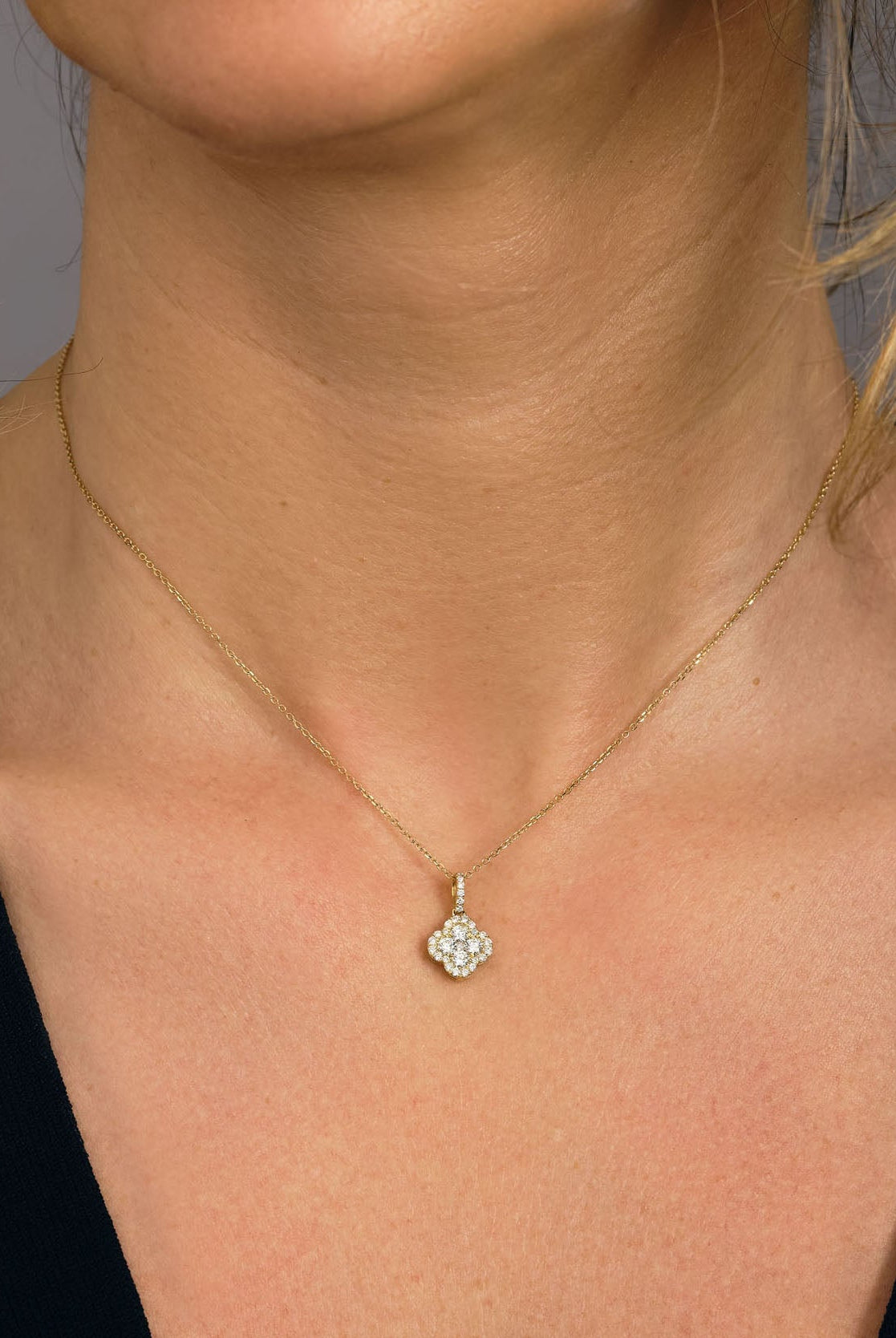 0-50-tcw-round-moissanite-diamond-clover-pendent-necklace
