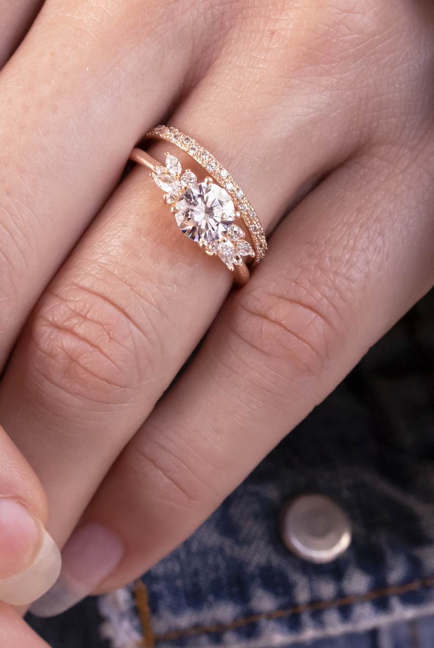 1.0CT Round Cluster Moissanite Diamond Solitaire Engagement Ring