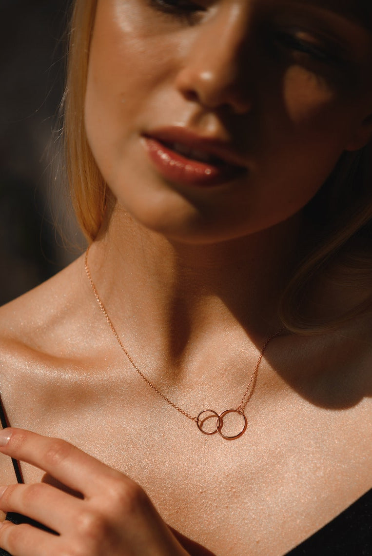 linked-circles-necklace-for-her