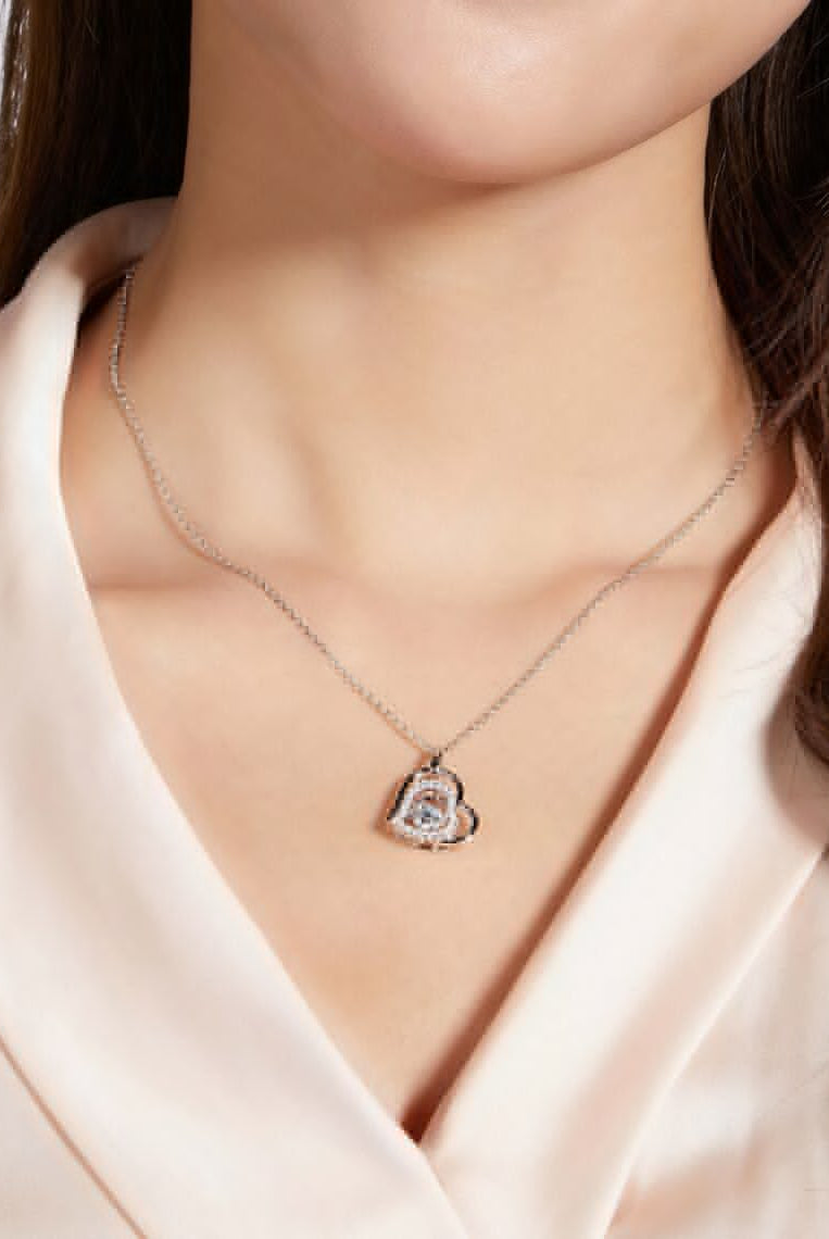 0-50-ct-round-moissanite-diamond-heart-shaped-pendant-necklace