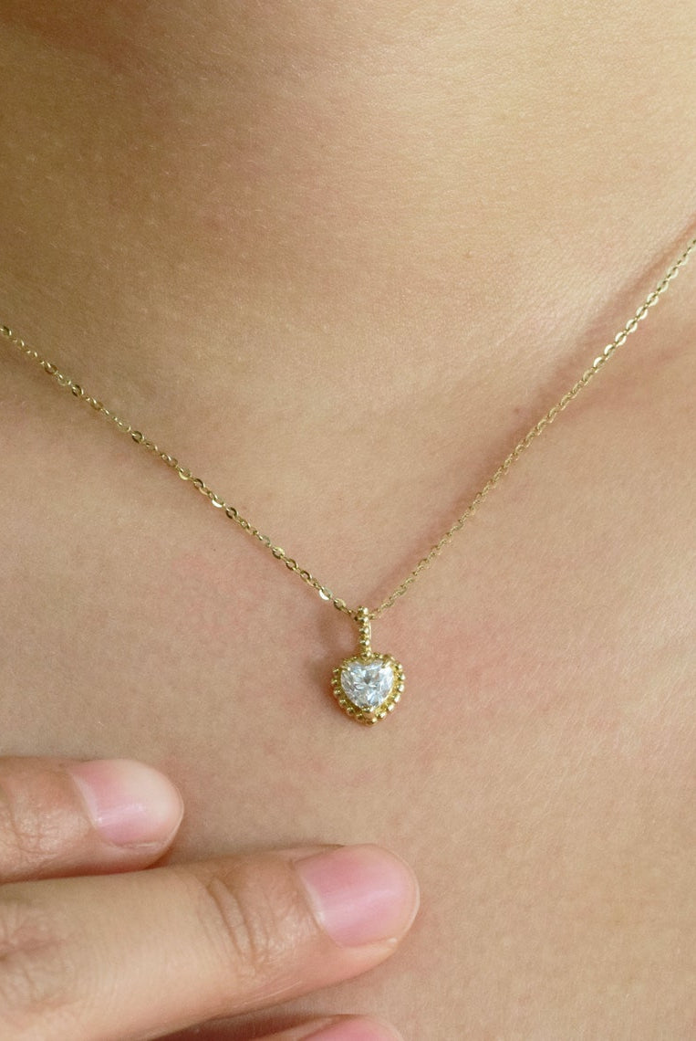 0-20-tcw-heart-moissanite-diamond-milgrain-solitaire-necklace