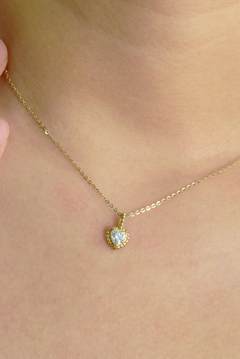 0-20-tcw-heart-moissanite-diamond-milgrain-solitaire-necklace