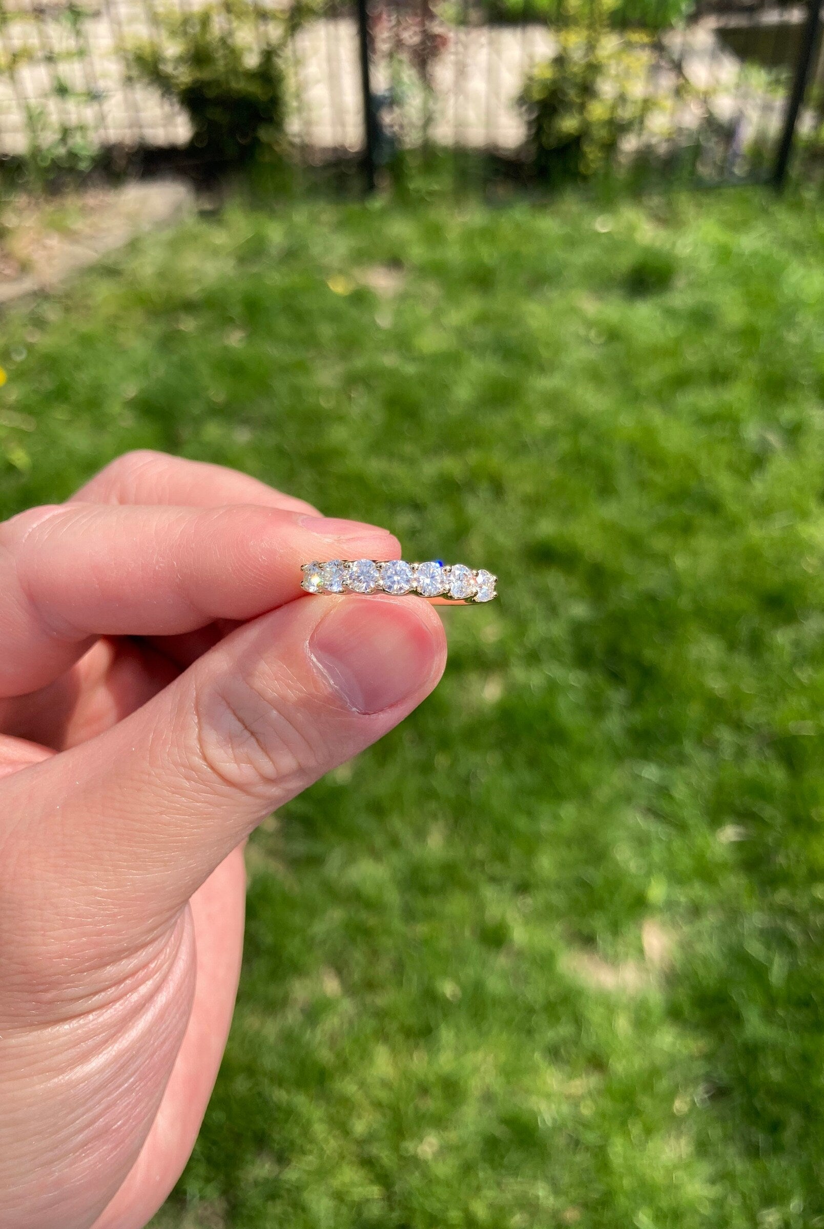 round-shaped-moissanite-five-stones-wedding-band