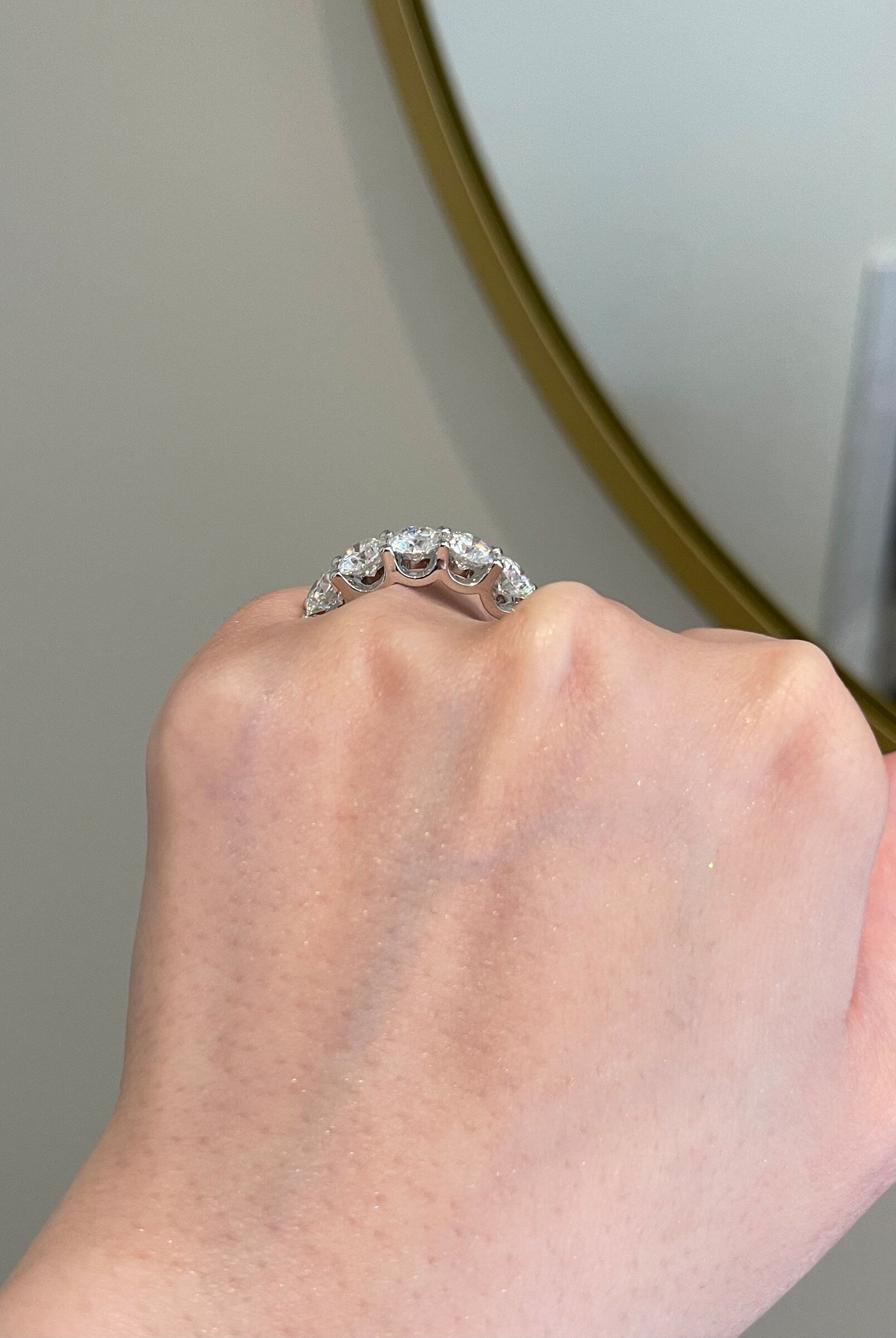 round-shaped-moissanite-five-stones-wedding-band