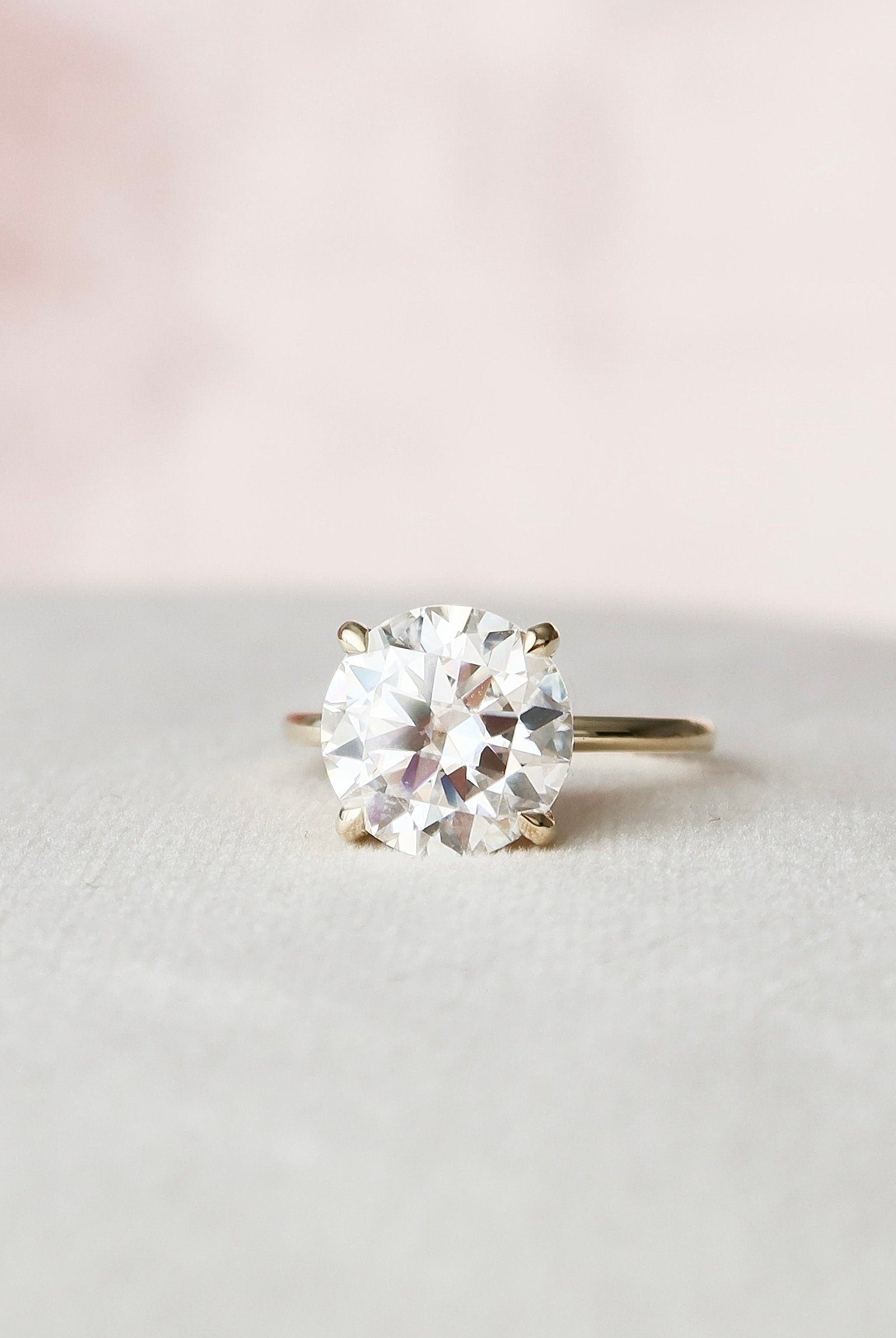 5.0CT Round Solitaire Moissanite Diamond Hidden Halo Engagement Ring