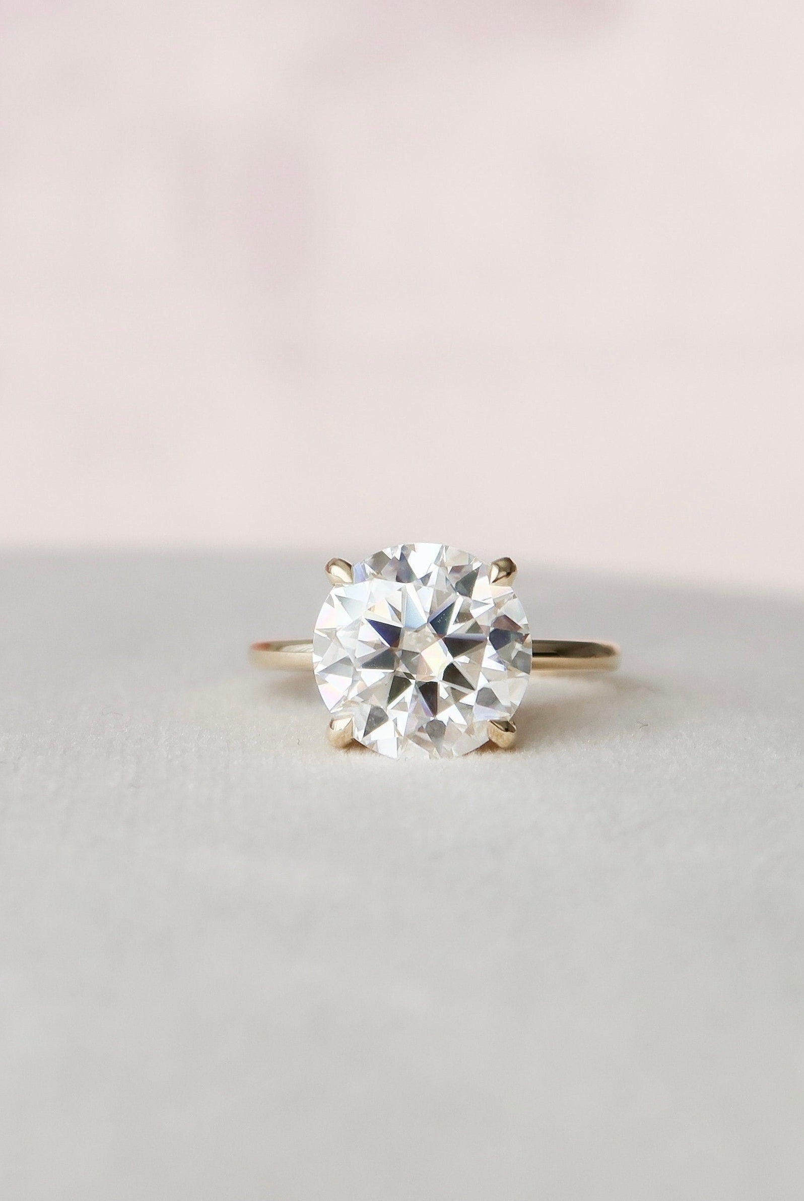 5.0CT Round Solitaire Moissanite Diamond Hidden Halo Engagement Ring