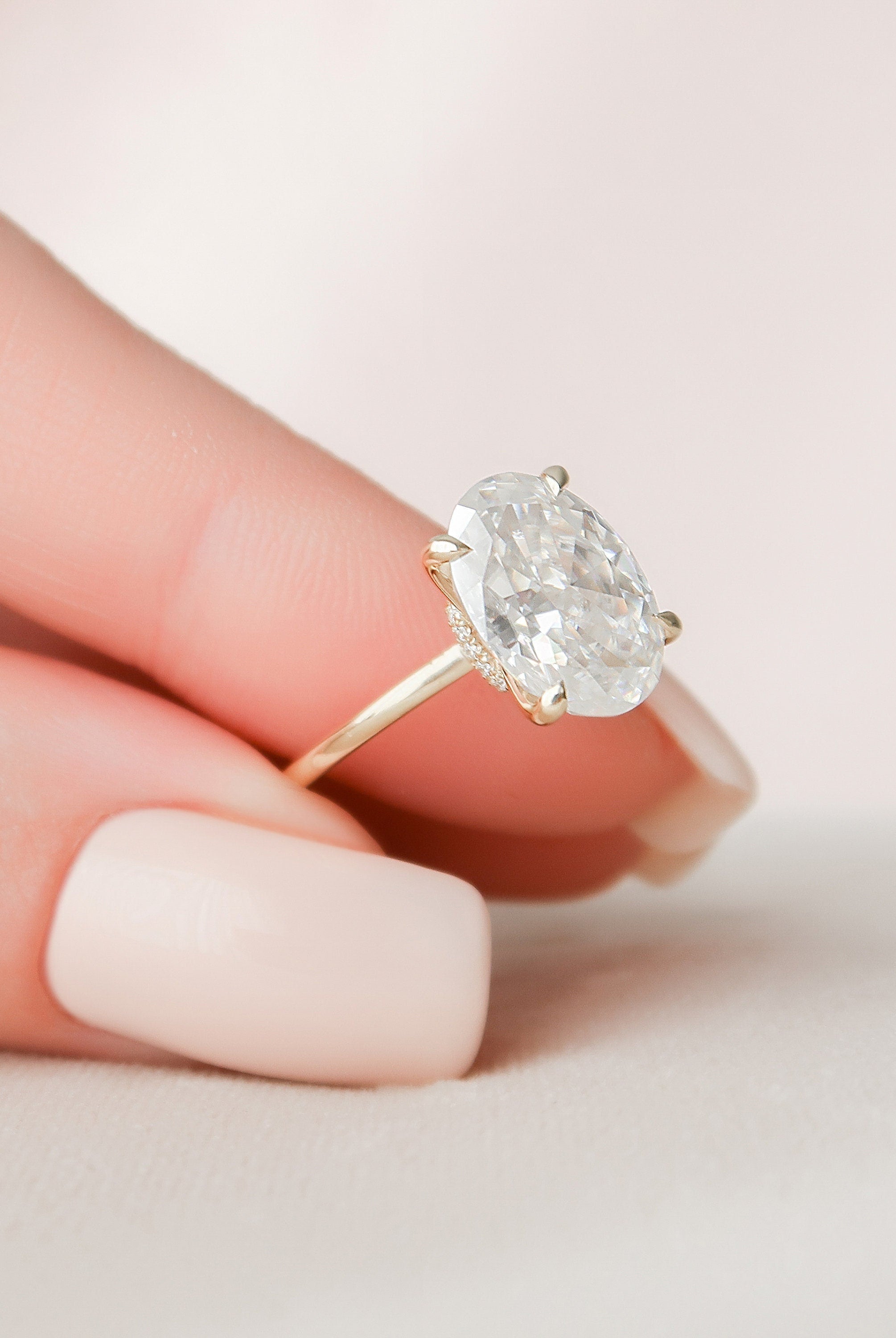 4.0CT Oval Hidden Halo Moissanite Diamond Solitaire Engagement Ring