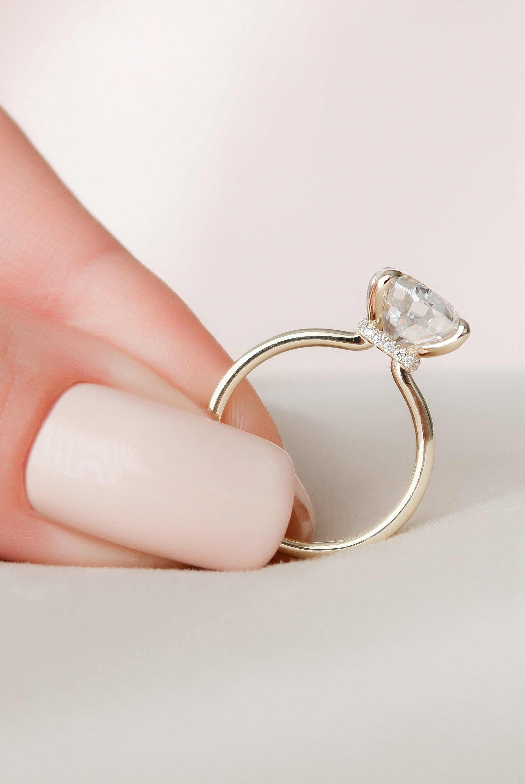 4.0CT Oval Hidden Halo Moissanite Diamond Solitaire Engagement Ring