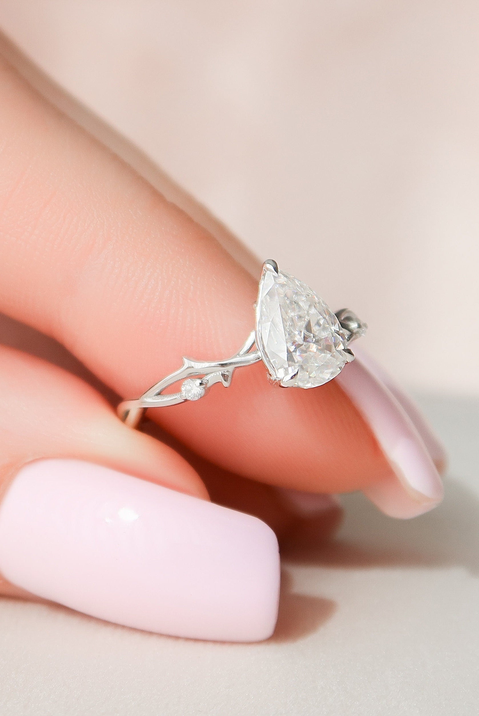 1.0CT Pear Twig Moissanite Diamond Engagement Ring For Women