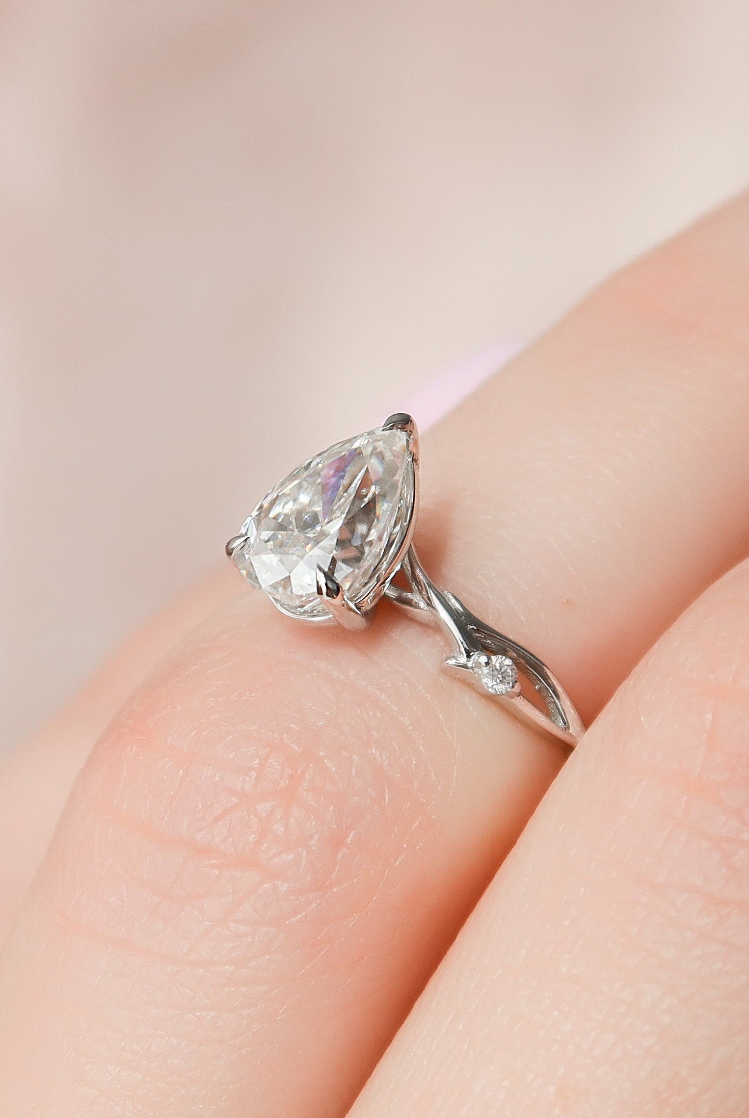 1.0CT Pear Twig Moissanite Diamond Engagement Ring For Women