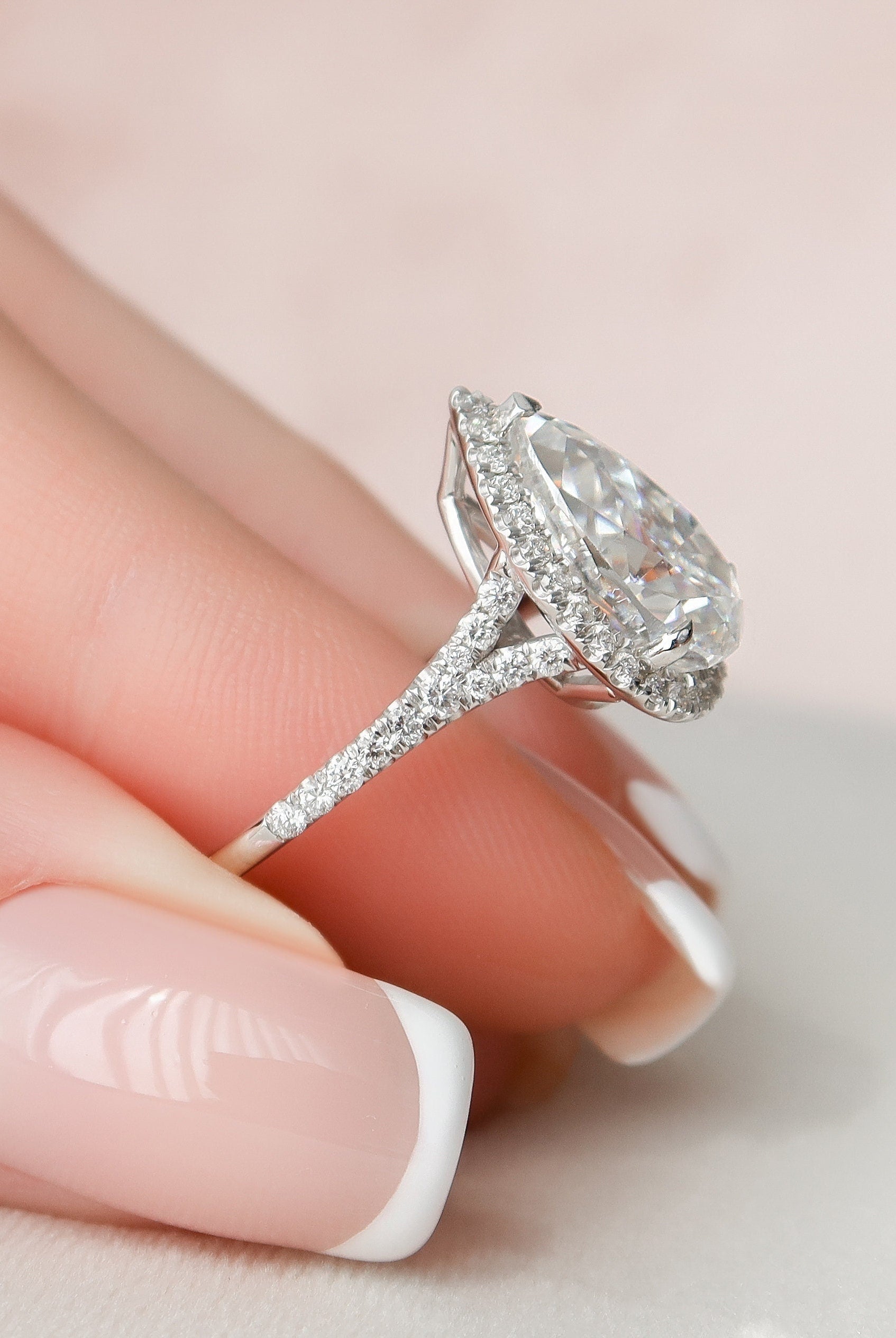 3.0CT Pear Halo Moissanite Diamond Split Shank Engagement Ring In Solid Gold