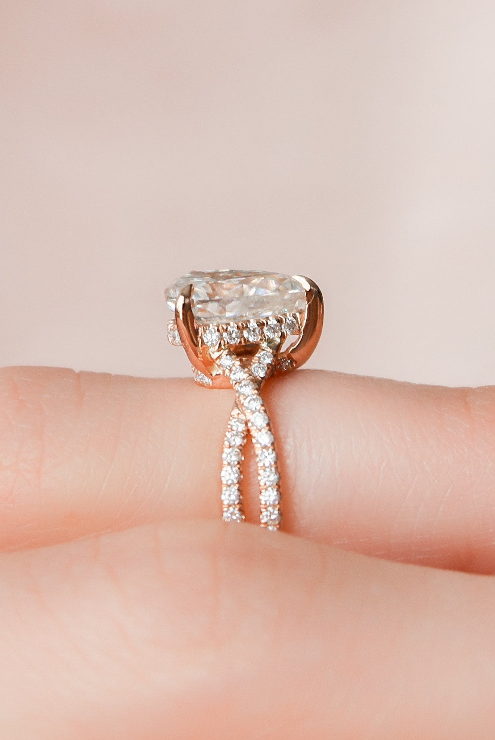 1.0CT Pear Split Shank Moissanite Diamond Hidden Halo Engagement Ring