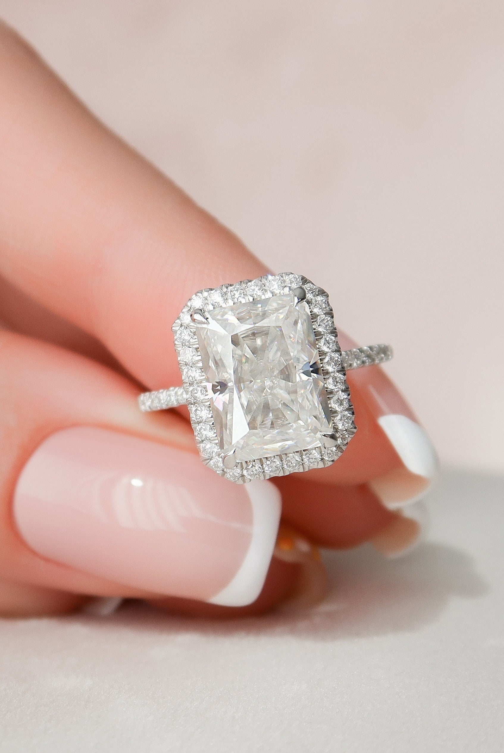 5.0CT Radiant Halo Moissanite Diamond Pave Engagement Ring For Women