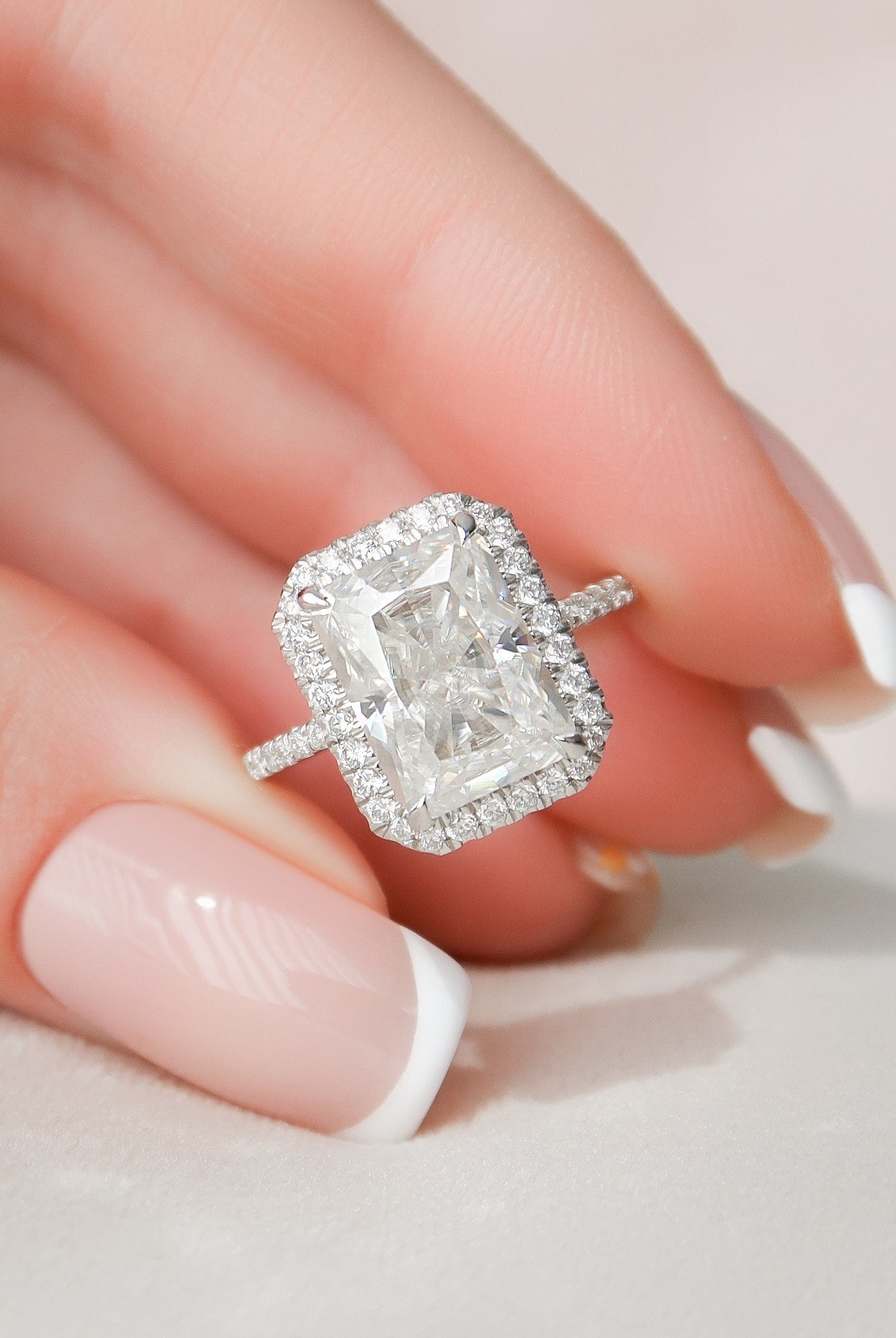 5.0CT Radiant Halo Moissanite Diamond Pave Engagement Ring For Women