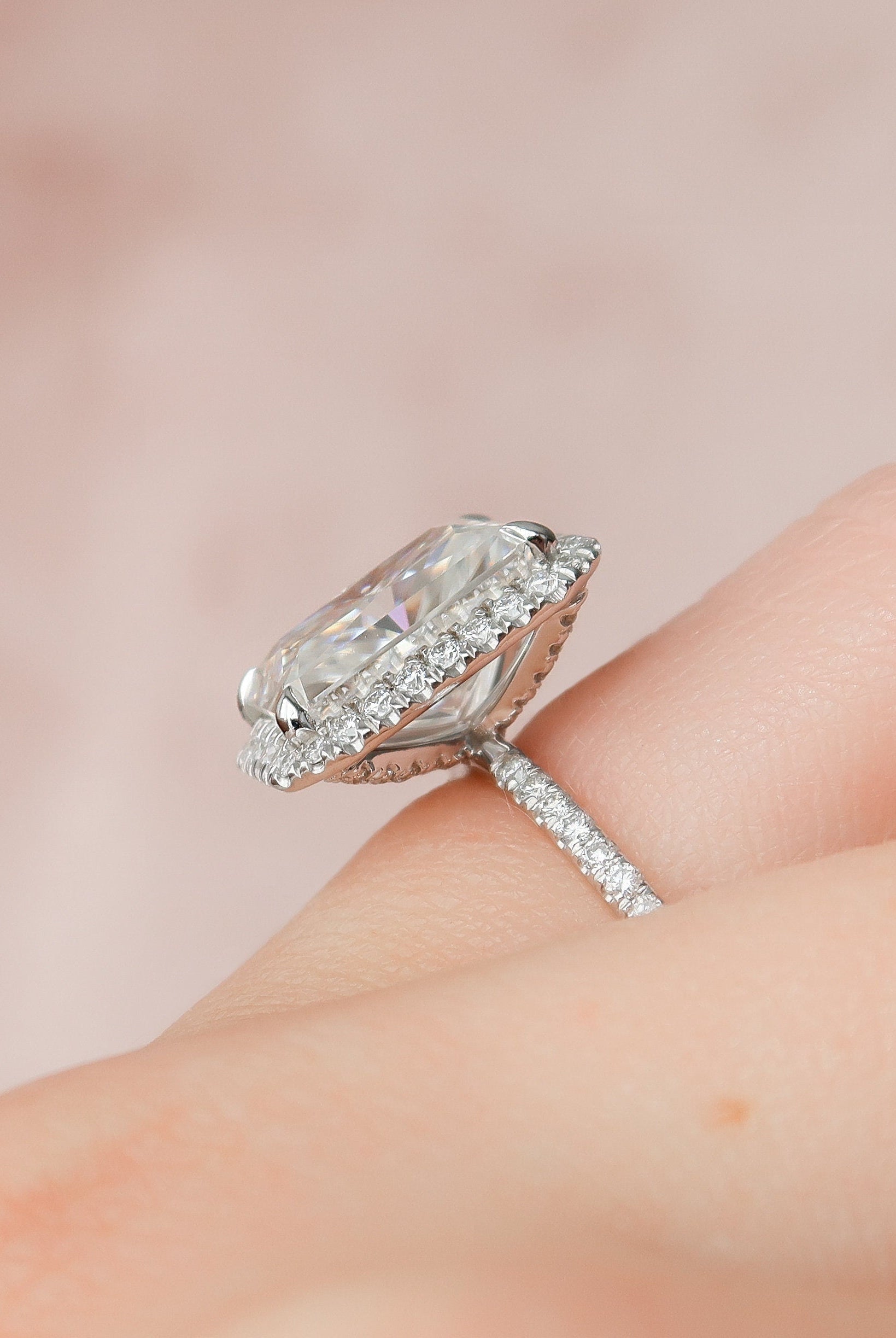 5.0CT Radiant Halo Moissanite Diamond Pave Engagement Ring For Women