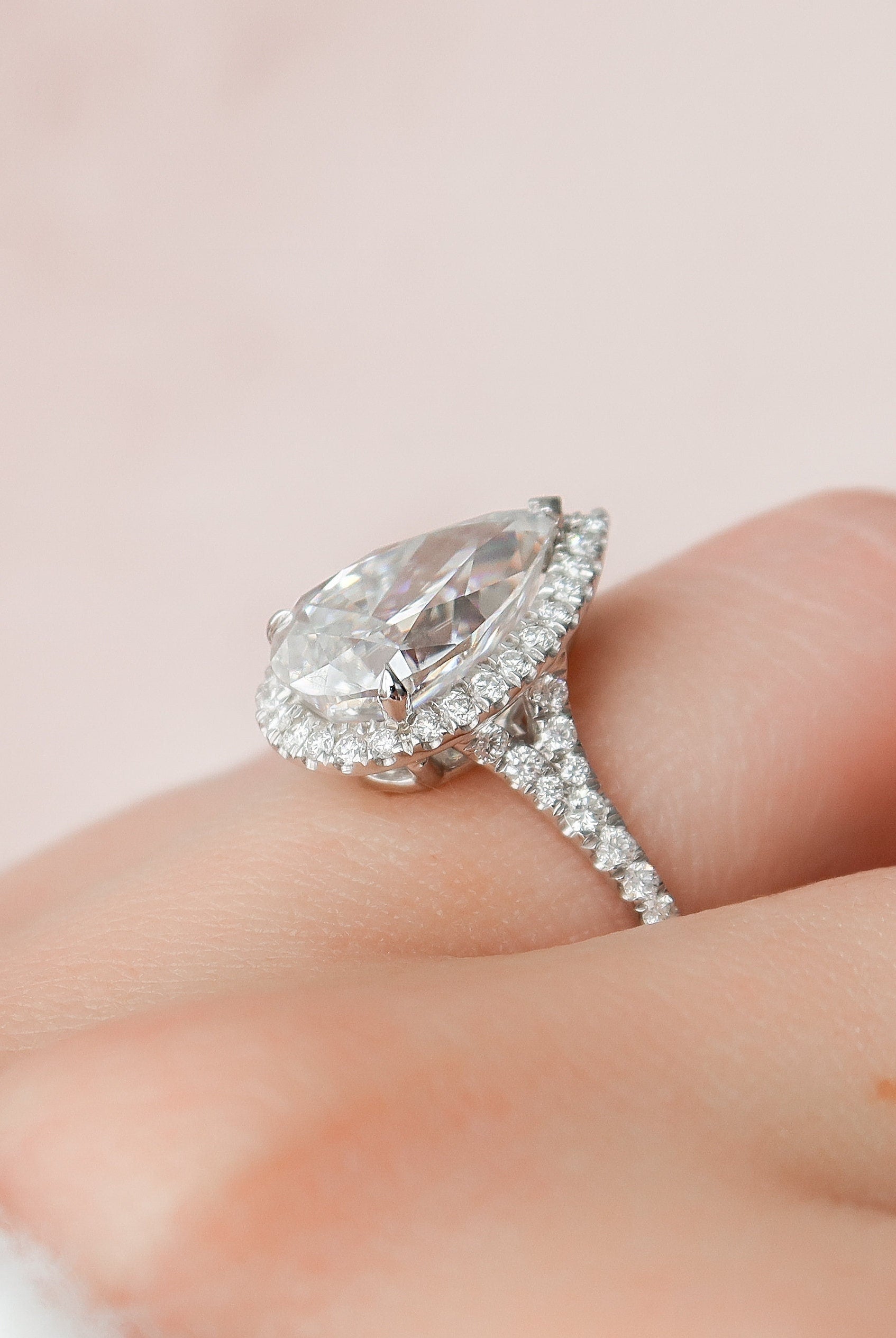 3.0CT Pear Halo Moissanite Diamond Split Shank Engagement Ring In Solid Gold