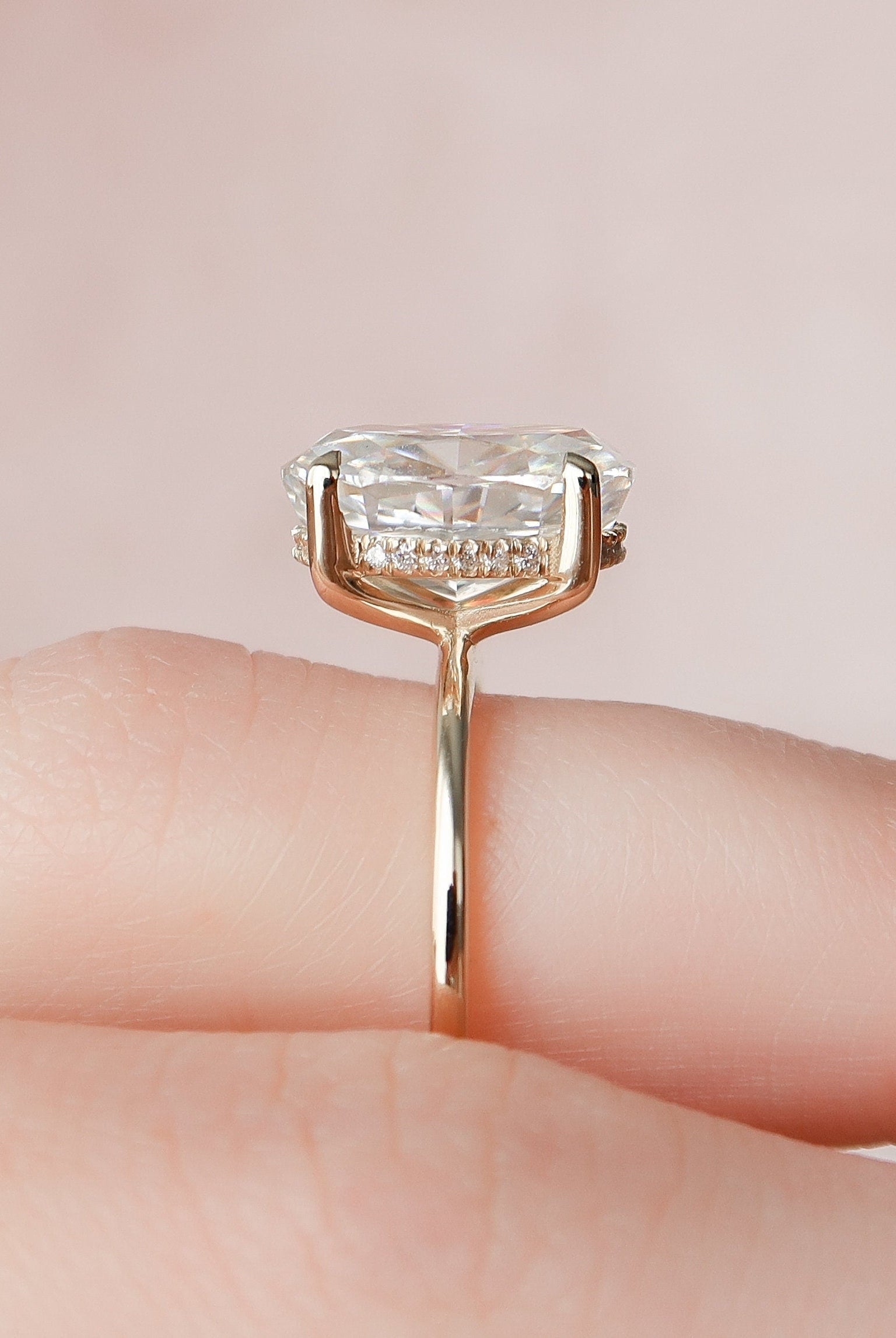 Discounted moissanite rings