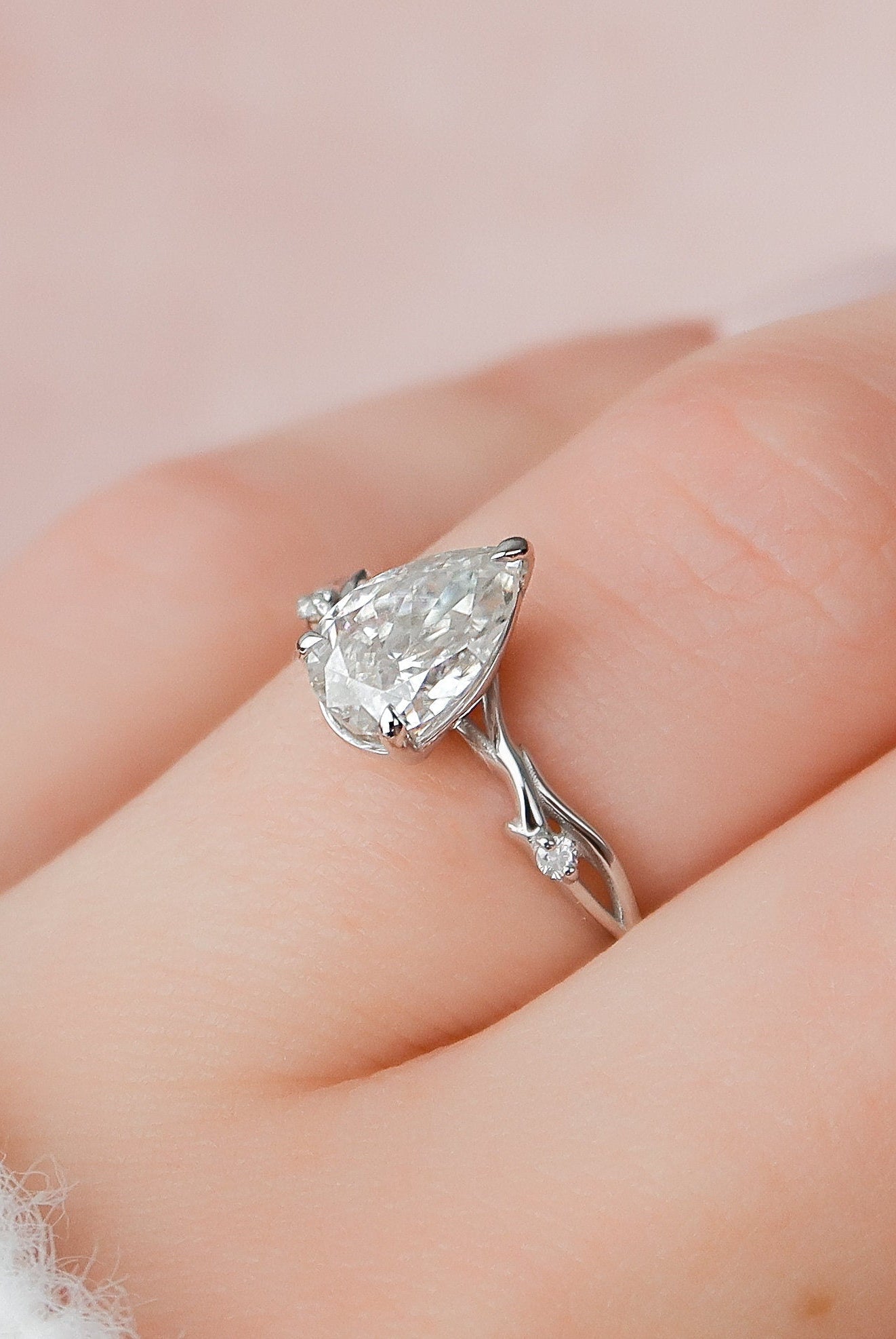 1.0CT Pear Twig Moissanite Diamond Engagement Ring For Women