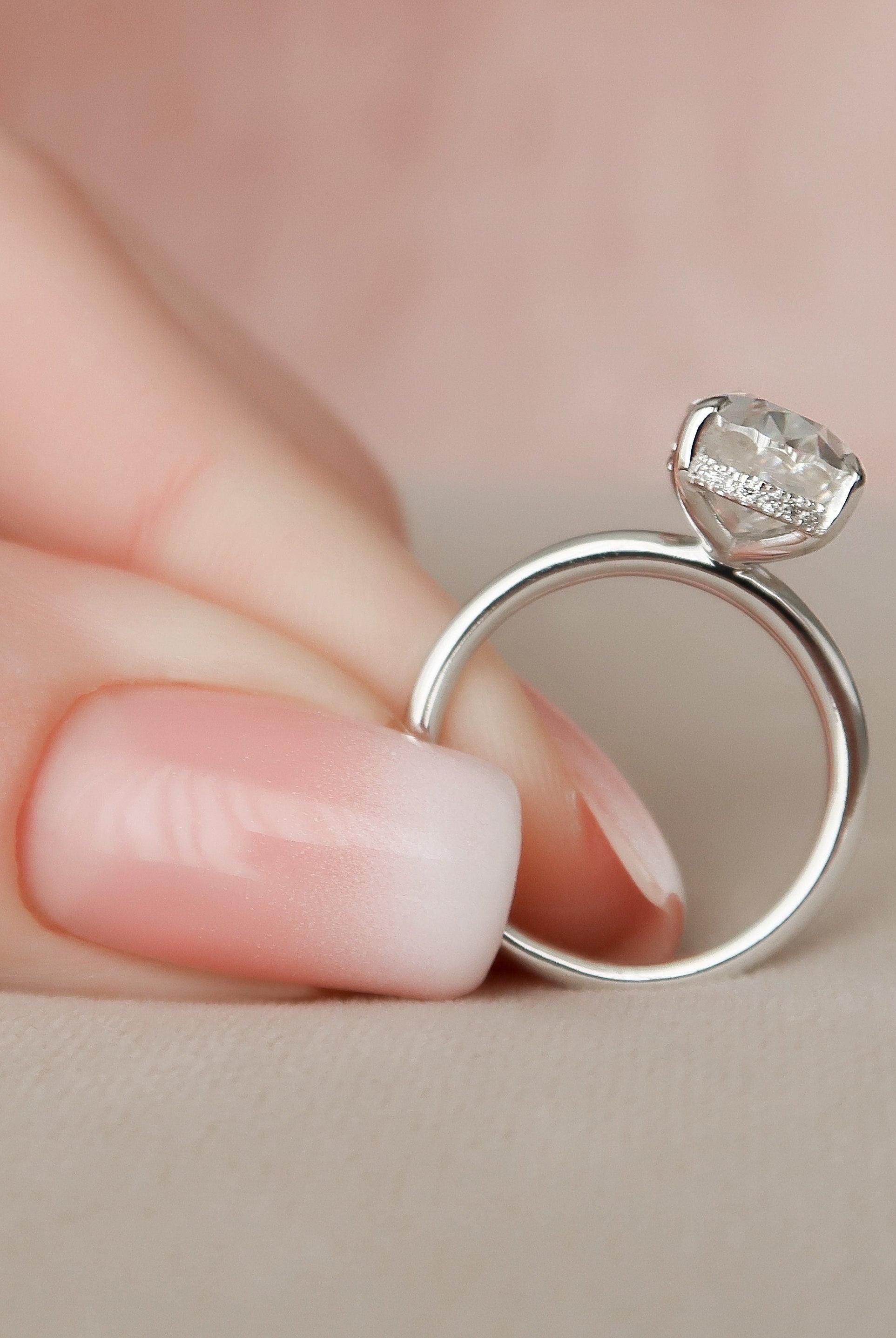 Artistic moissanite rings