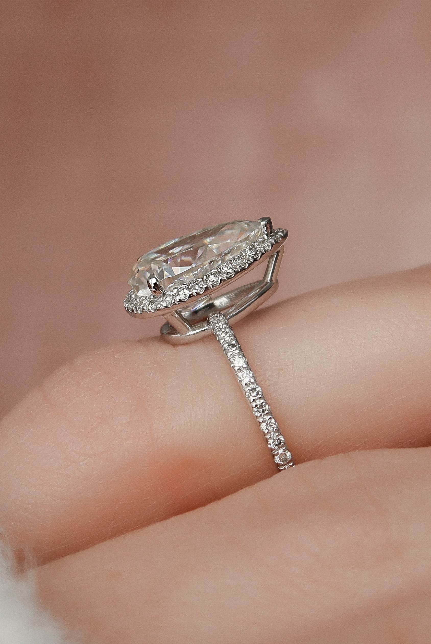 2.0CT Pear Halo Moissanite Diamond Pave Engagement Ring