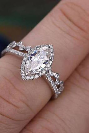 1-0-ct-marquise-cut-halo-moissanite-bridal-ring-set