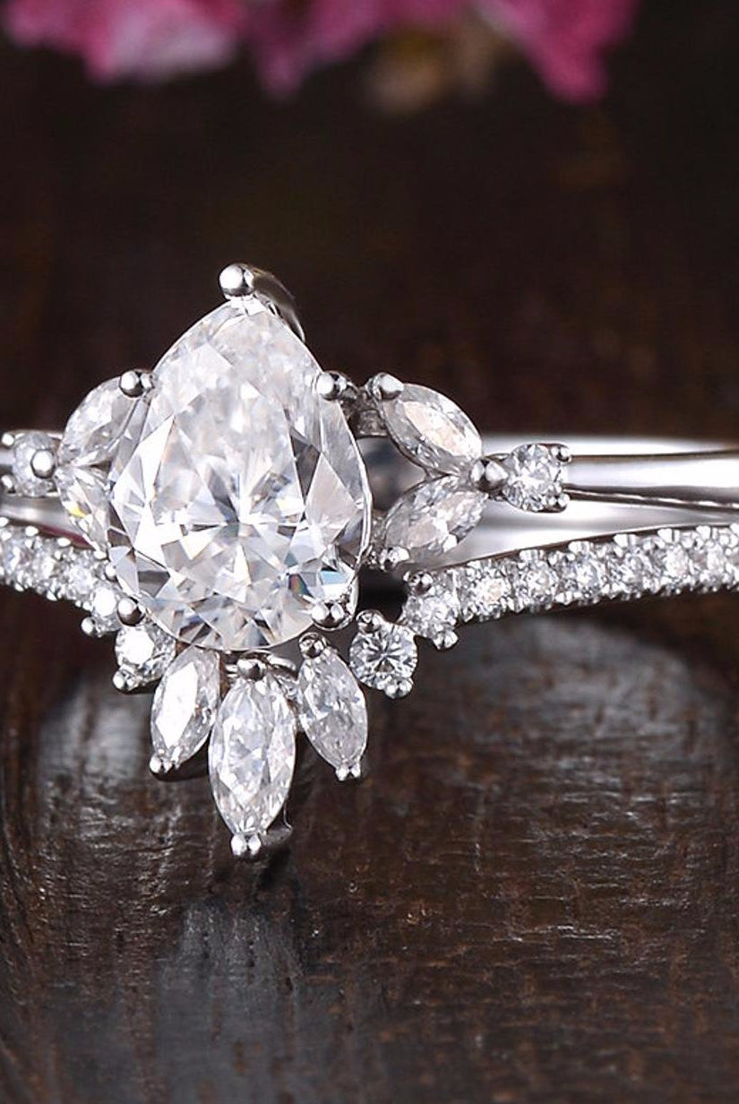 0-75-ct-pear-cluster-moissanite-bridal-ring-set