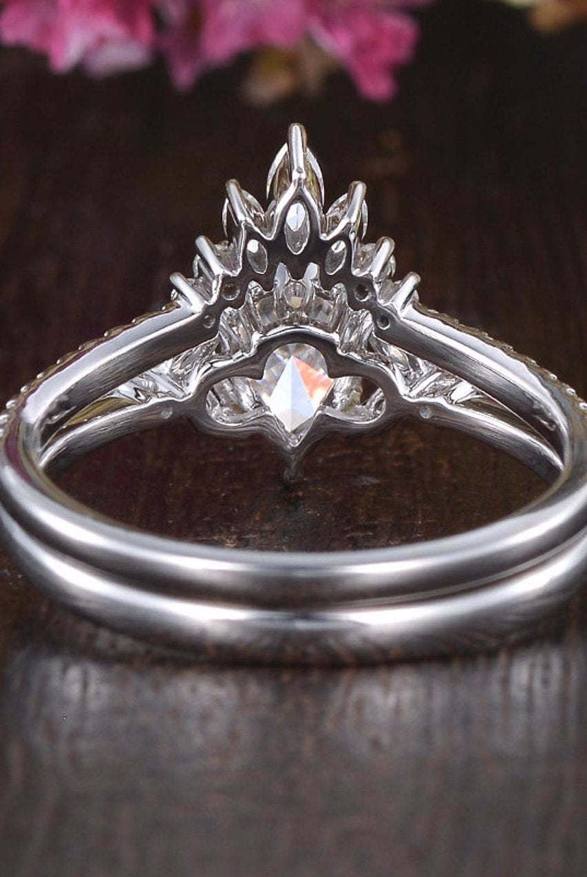 pear-cluster-moissanite-bridal-ring-set