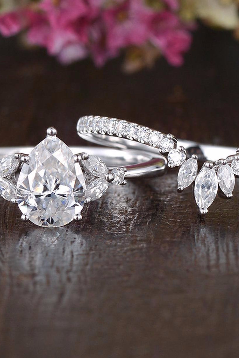0-75-ct-pear-cluster-moissanite-bridal-ring-set