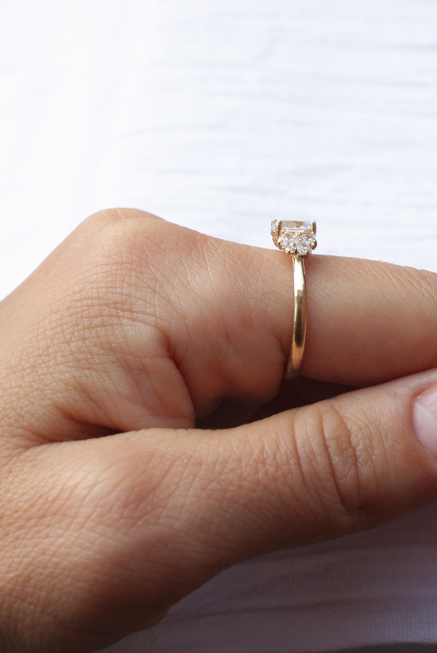 1.0CT Round Cluster Moissanite Diamond Solitaire Engagement Ring In Solid Gold