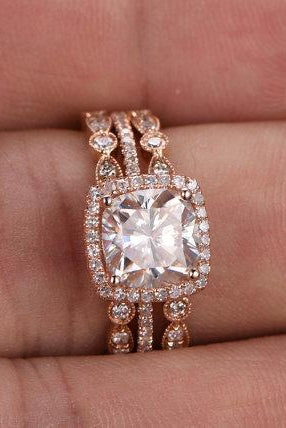 1-50-ct-cushion-cut-halo-moissanite-bridal-ring-set