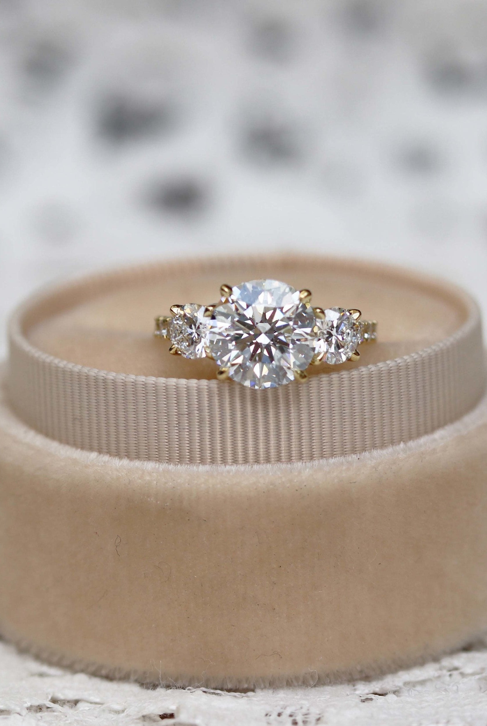 Round Cut Moissanite Engagement Ring