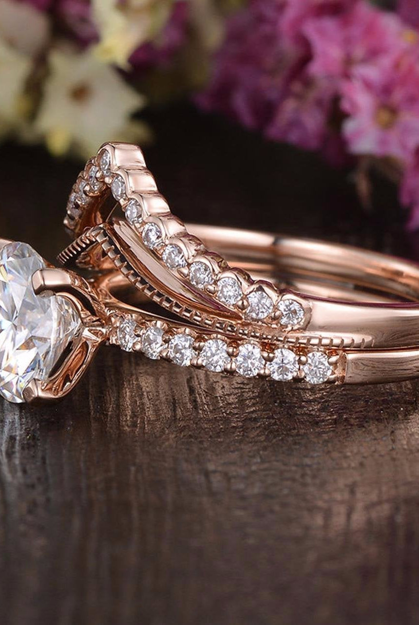 round-cut-solitaire-pave-moissanite-bridal-ring-set