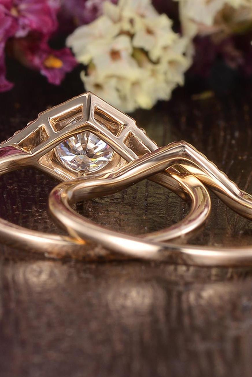 round-moissanite-bridal-ring-set