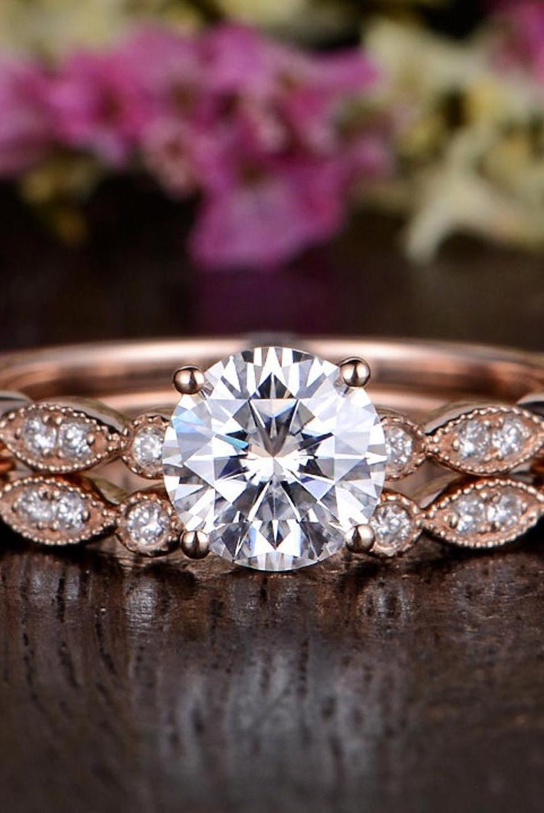 round-cut-solitaire-milgrain-style-moissanite-bridal-ring-set