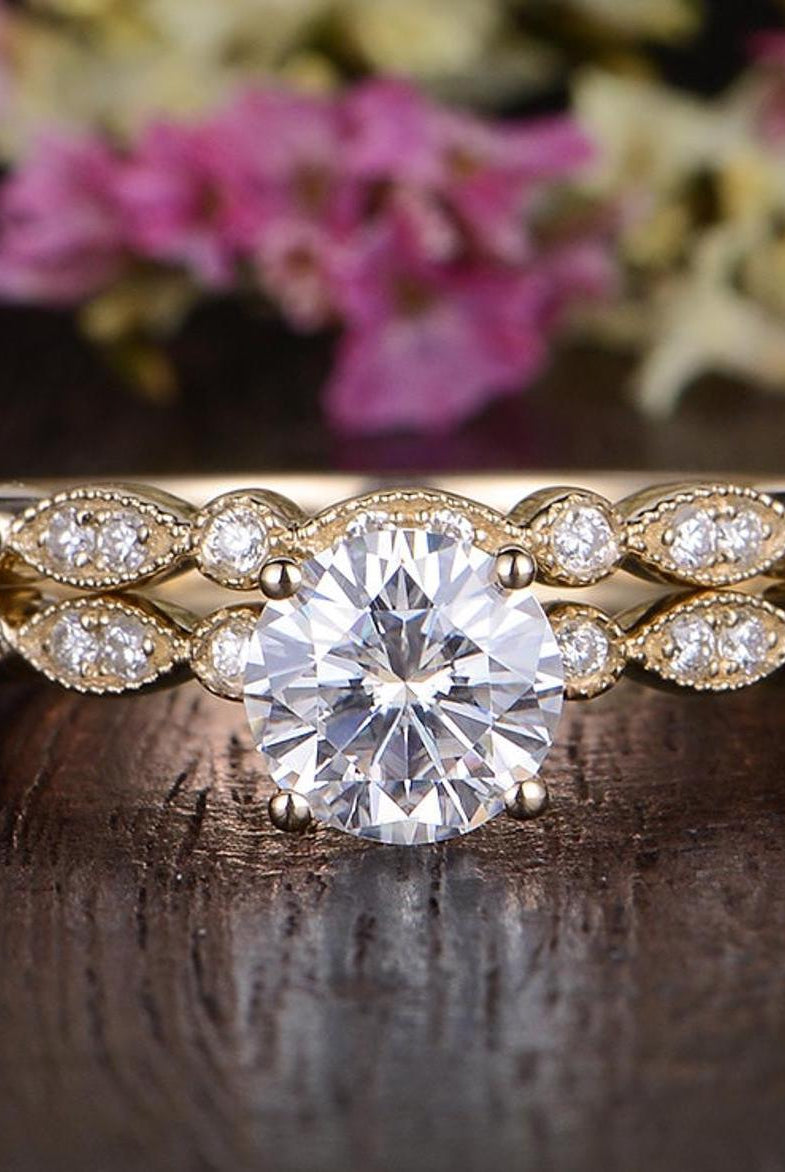 1-0-ct-round-cut-solitaire-milgrain-style-moissanite-bridal-ring-set