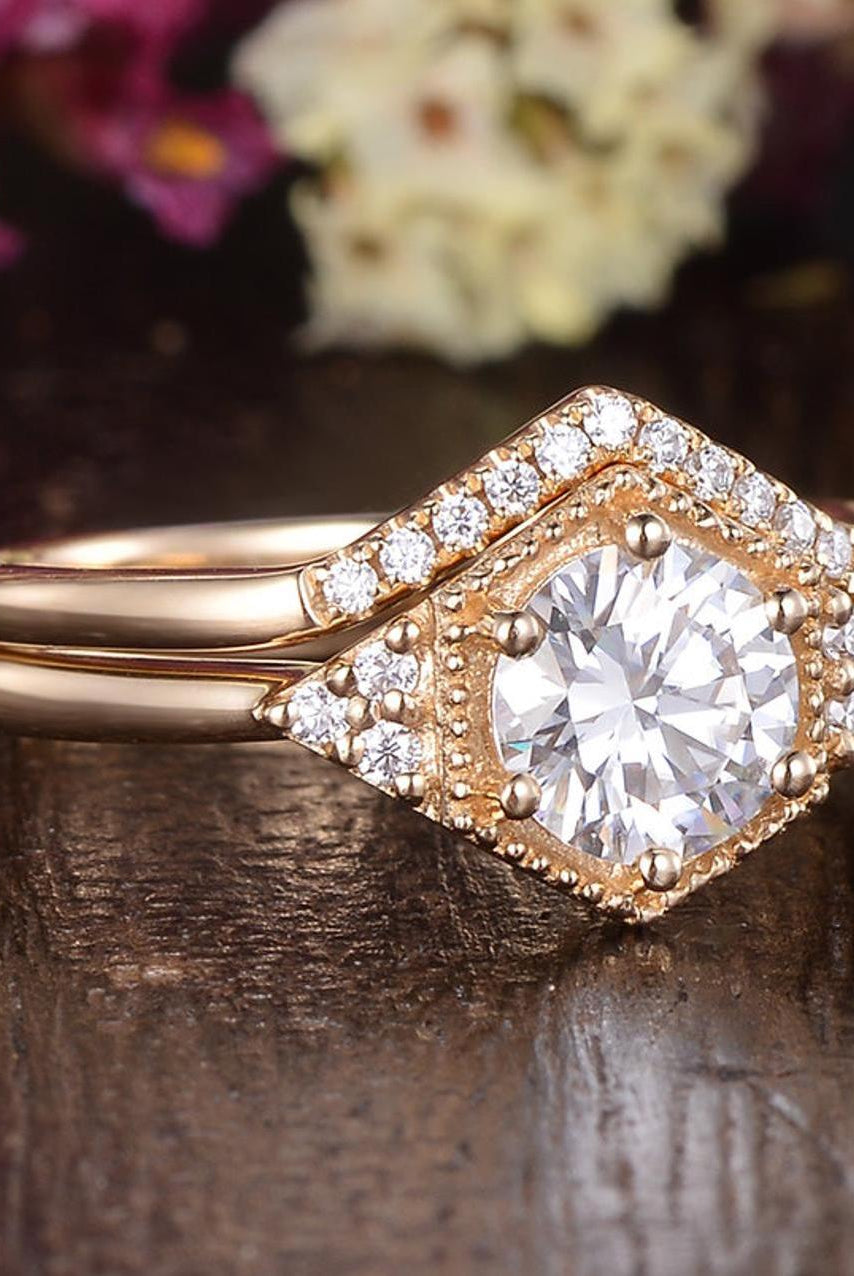 round-moissanite-bridal-ring-set