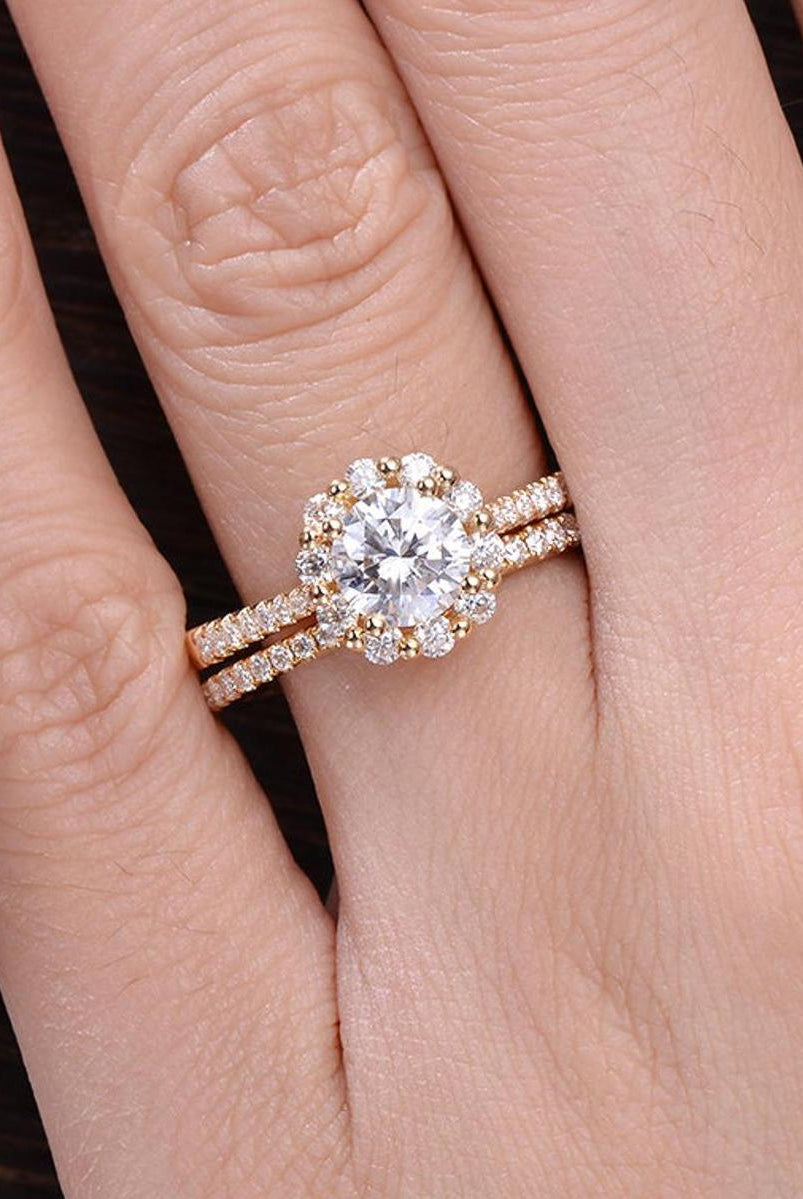 0-75-ct-round-halo-pave-moissanite-bridal-ring-set