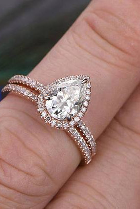 1-0-ct-pear-cut-halo-moissanite-bridal-ring-set-1