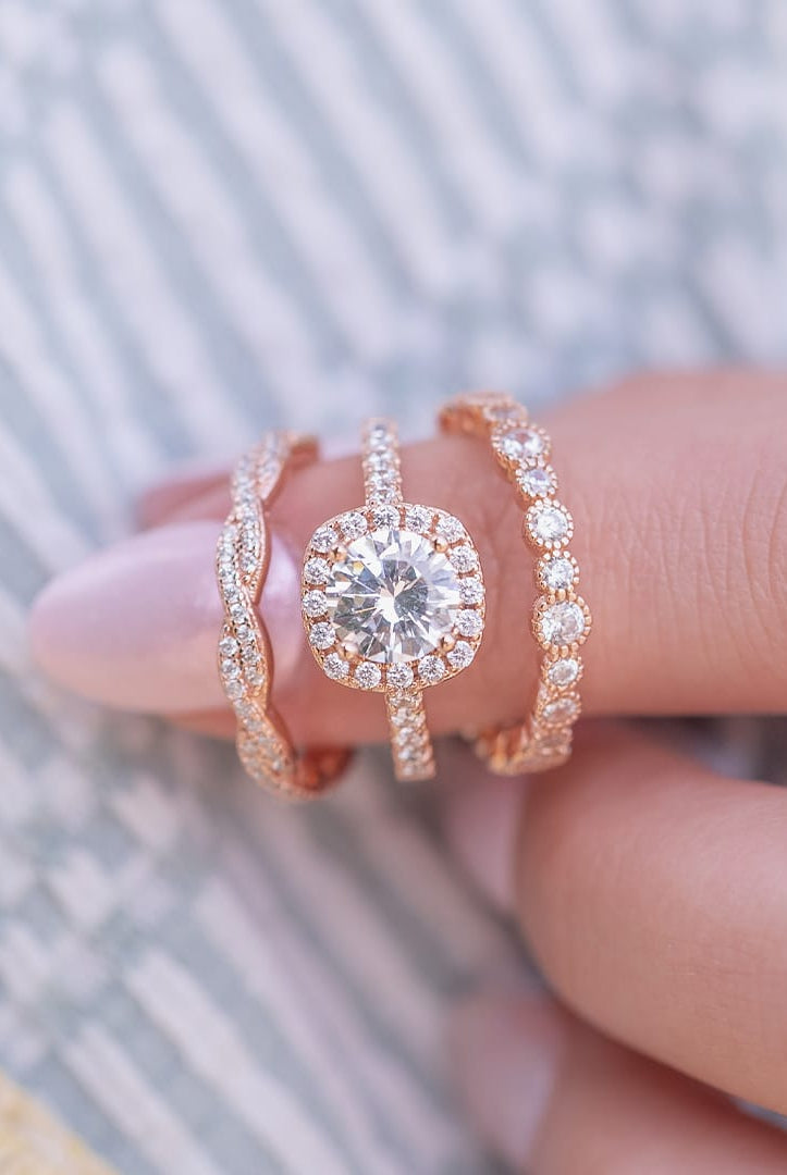 round-twisted-style-moissanite-wedding-band