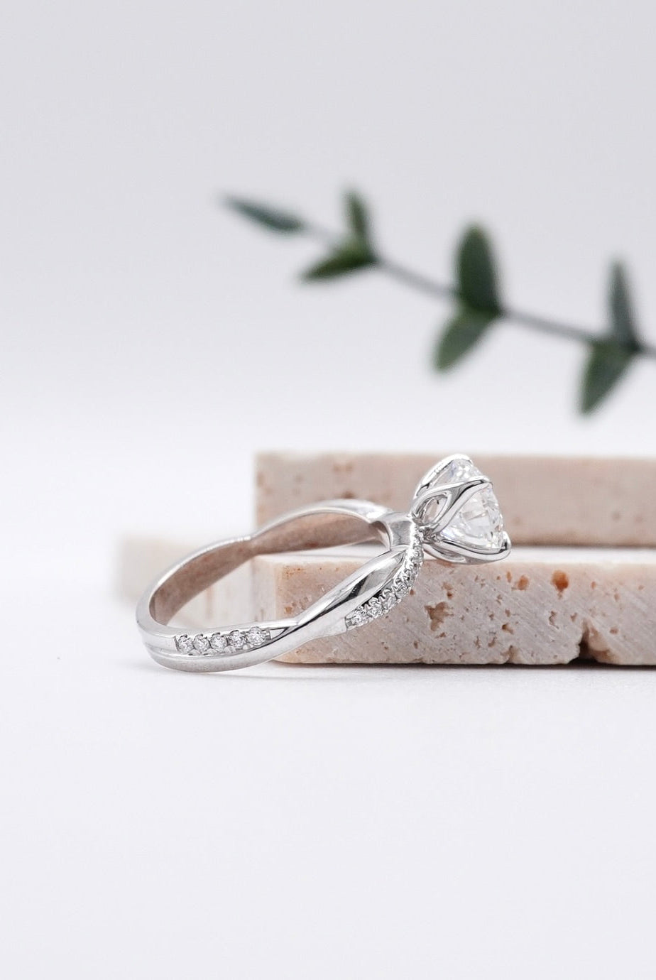 Round Cut Diamond Infinity Moissanite Engagement Ring For Her