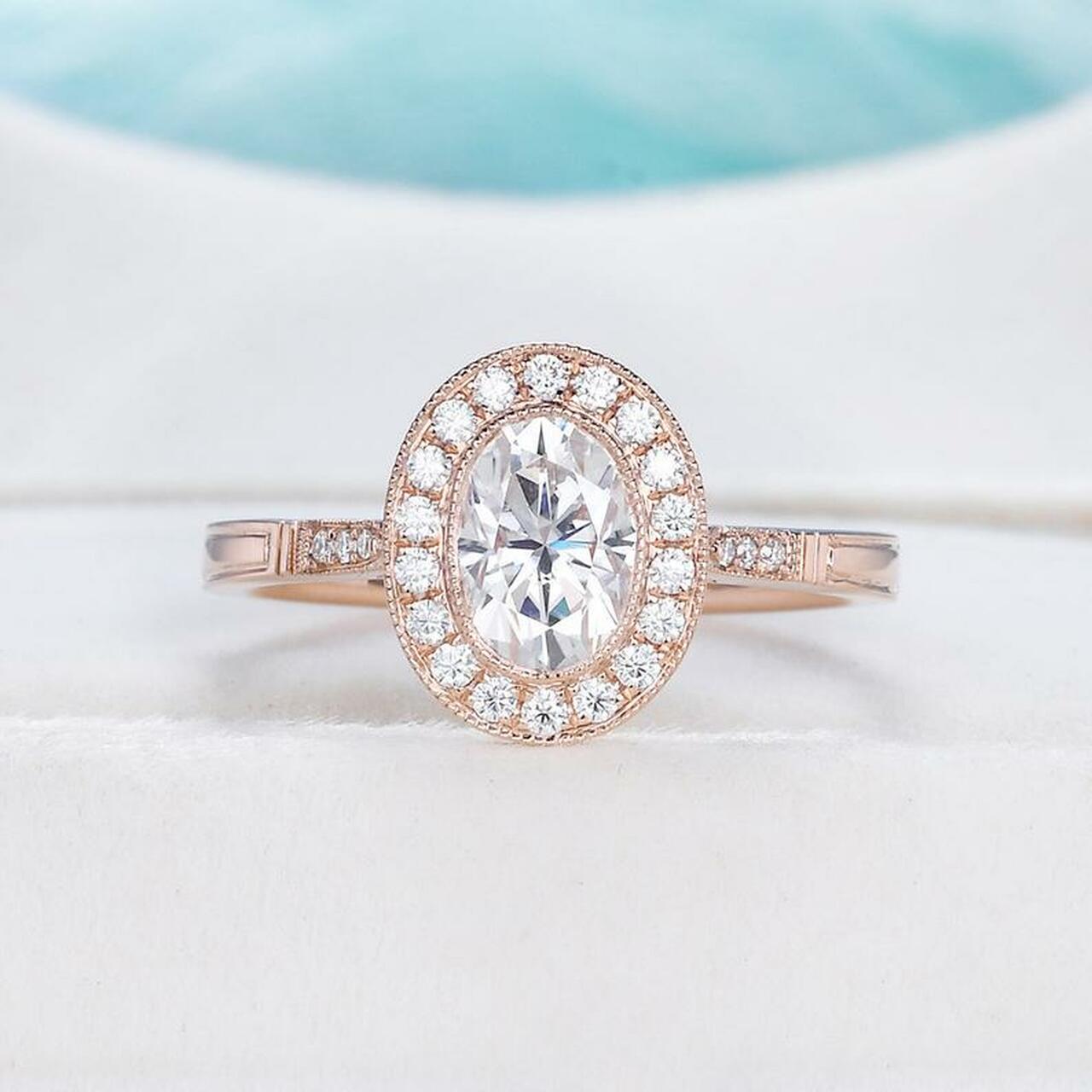 Oval Cut Moissanite Ring
