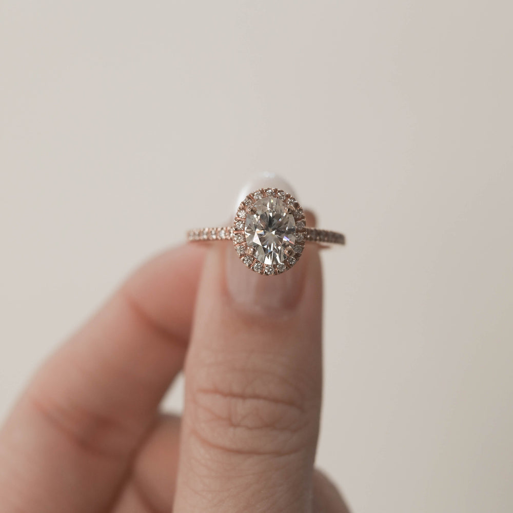 Oval Cut Moissanite Engagement Ring