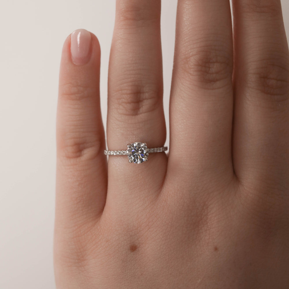 Round Cut Moissanite Engagement Ring