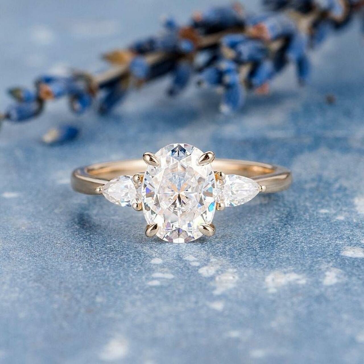 Oval Cut Moissanite Ring