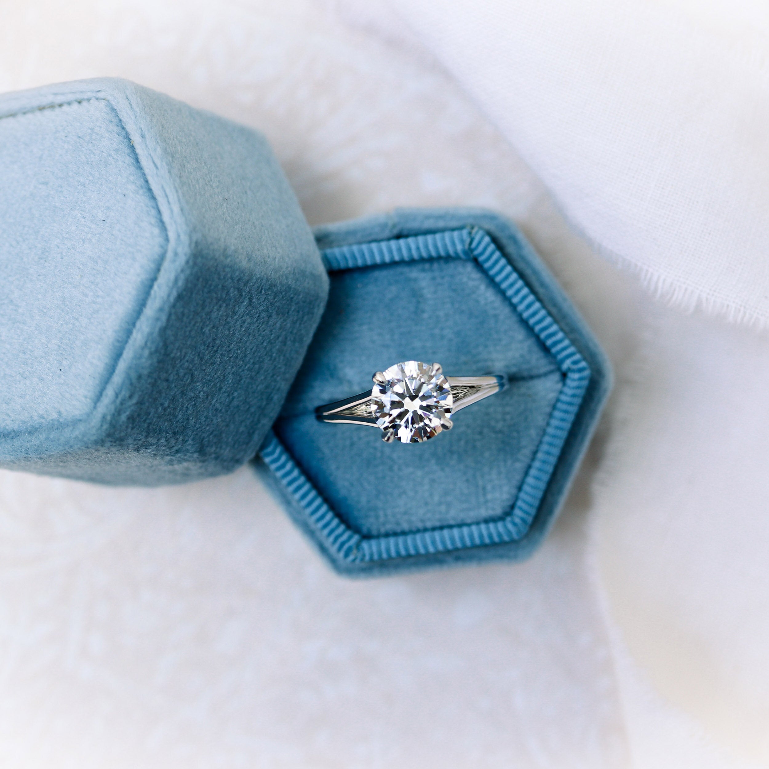 Round Cut Moissanite Engagement Ring