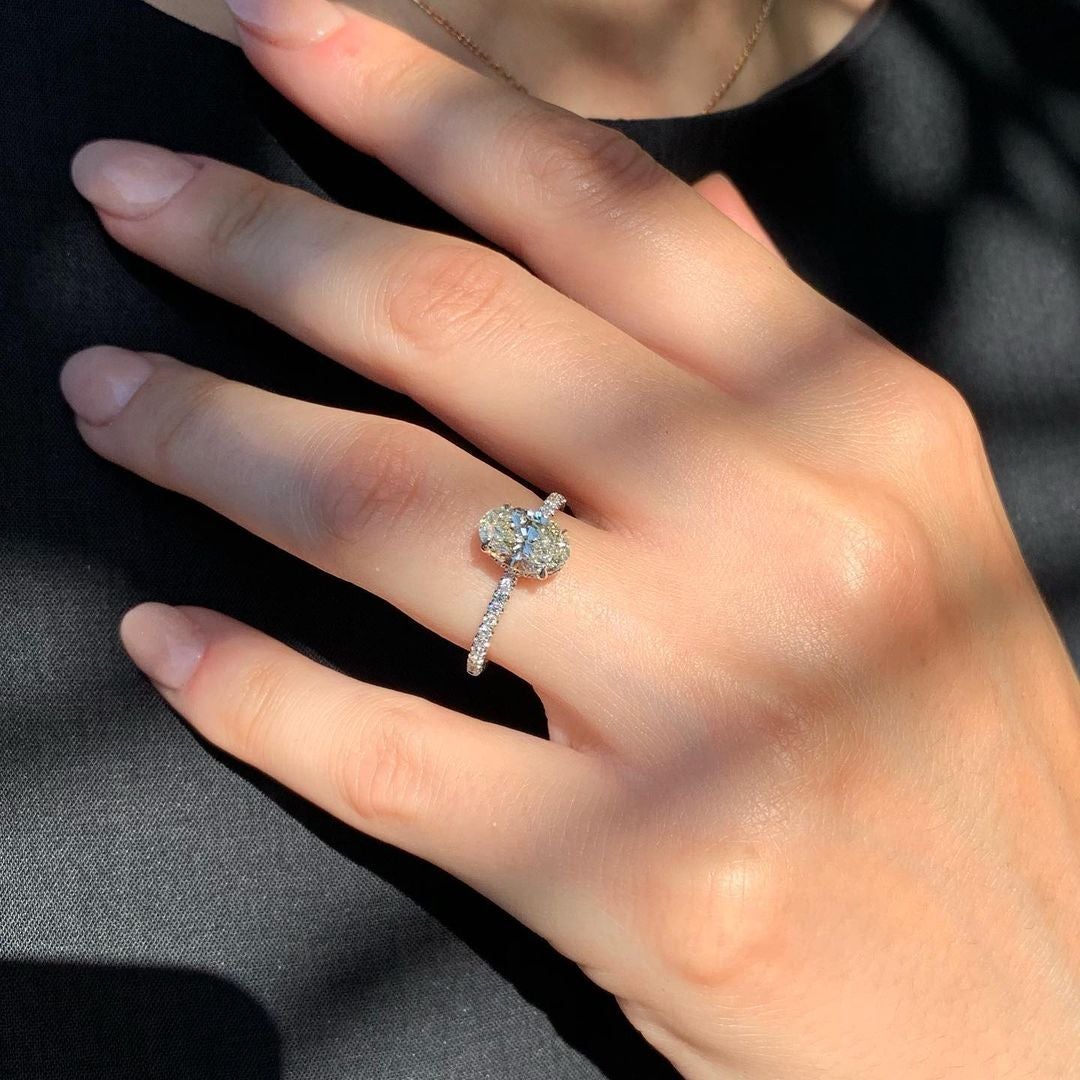 Oval Cut Moissanite Engagement Ring