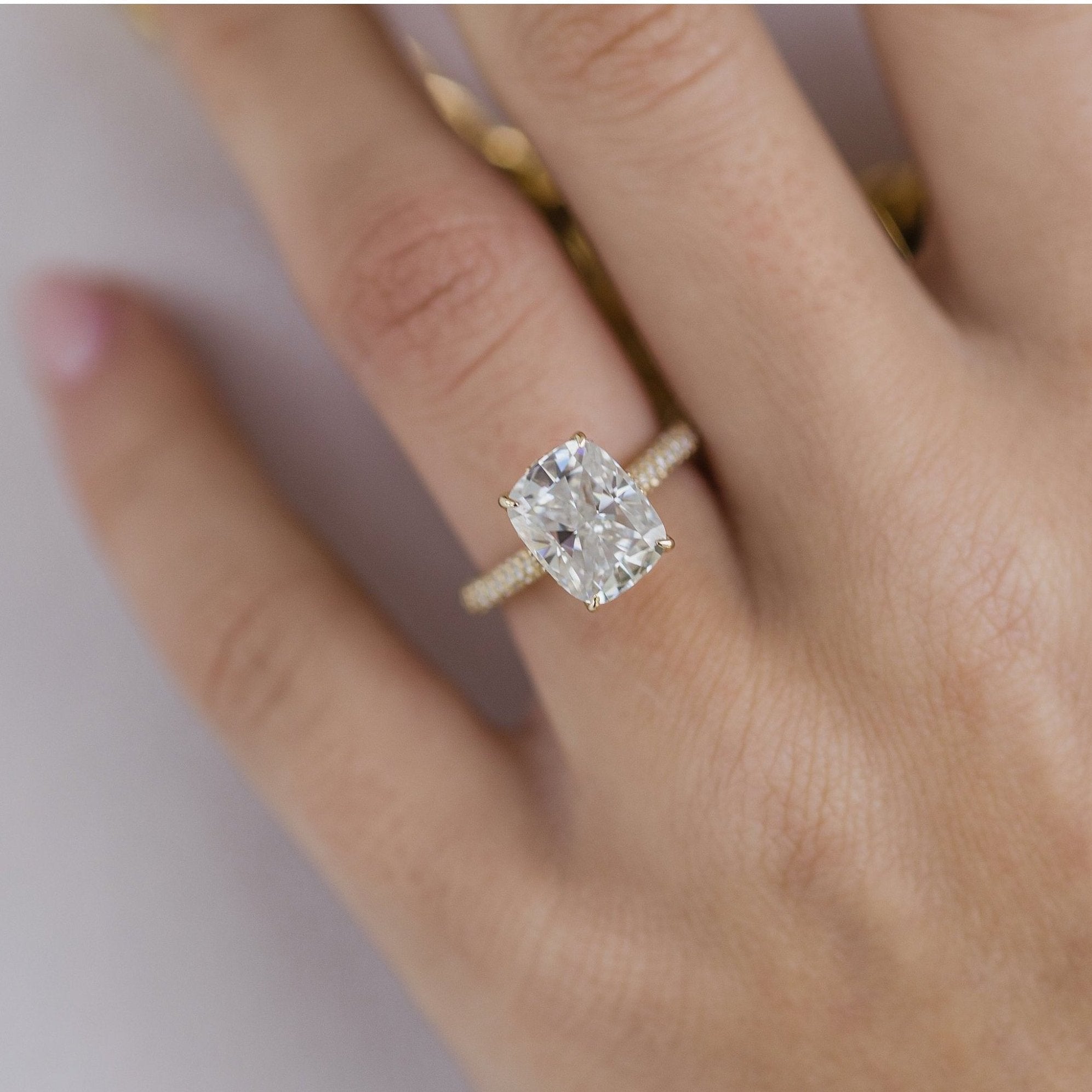 Moissanite diamond oval pendant necklace promotion online
