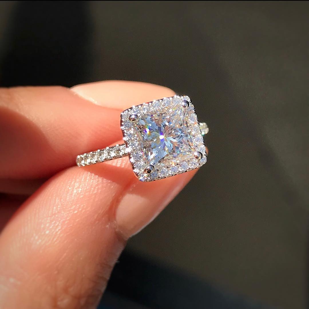 2.0CT Princess Cut Halo Moissanite Engagement Ring