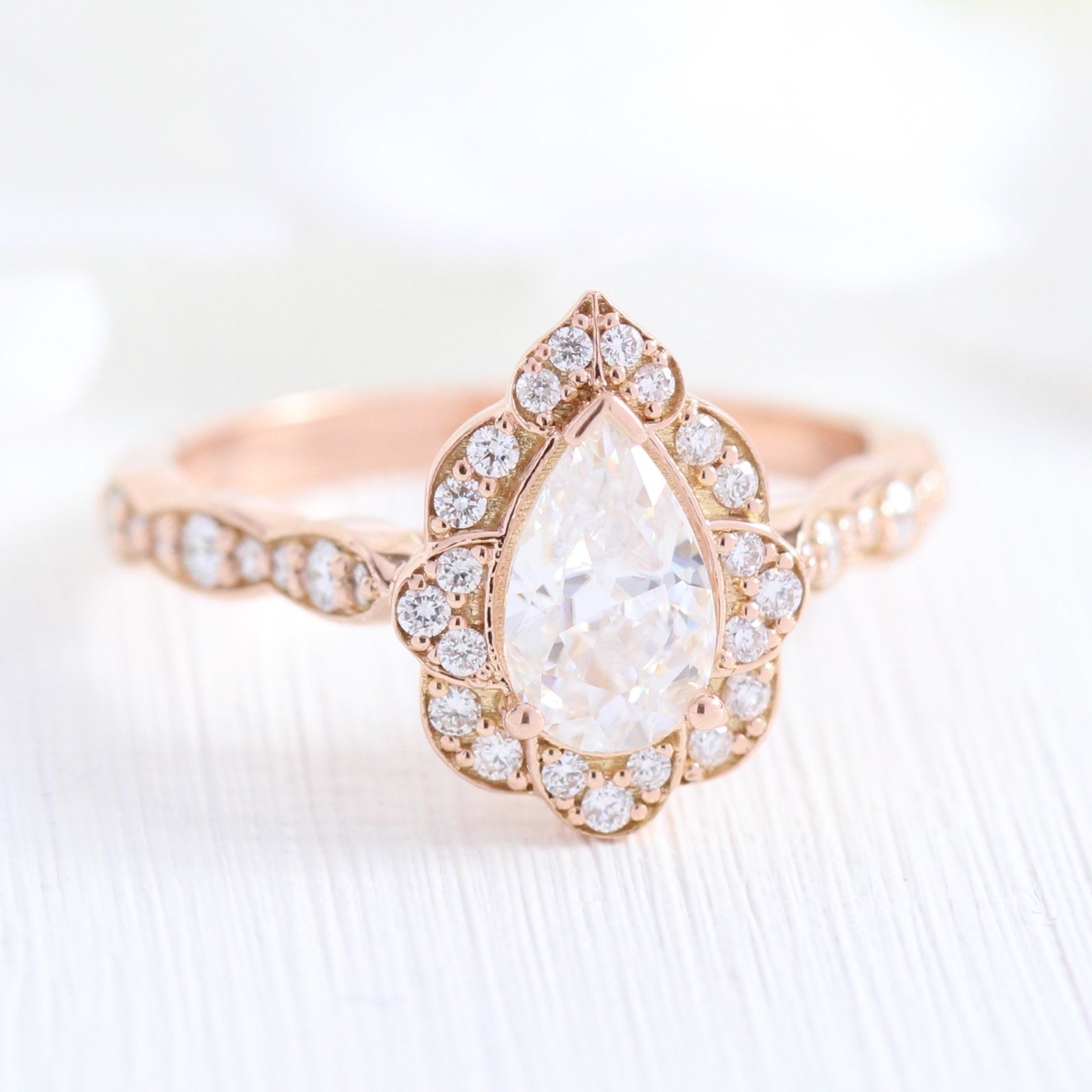 1.0CT Pear Vintage Halo Moissanite Diamond Engagement Ring In Solid Gold
